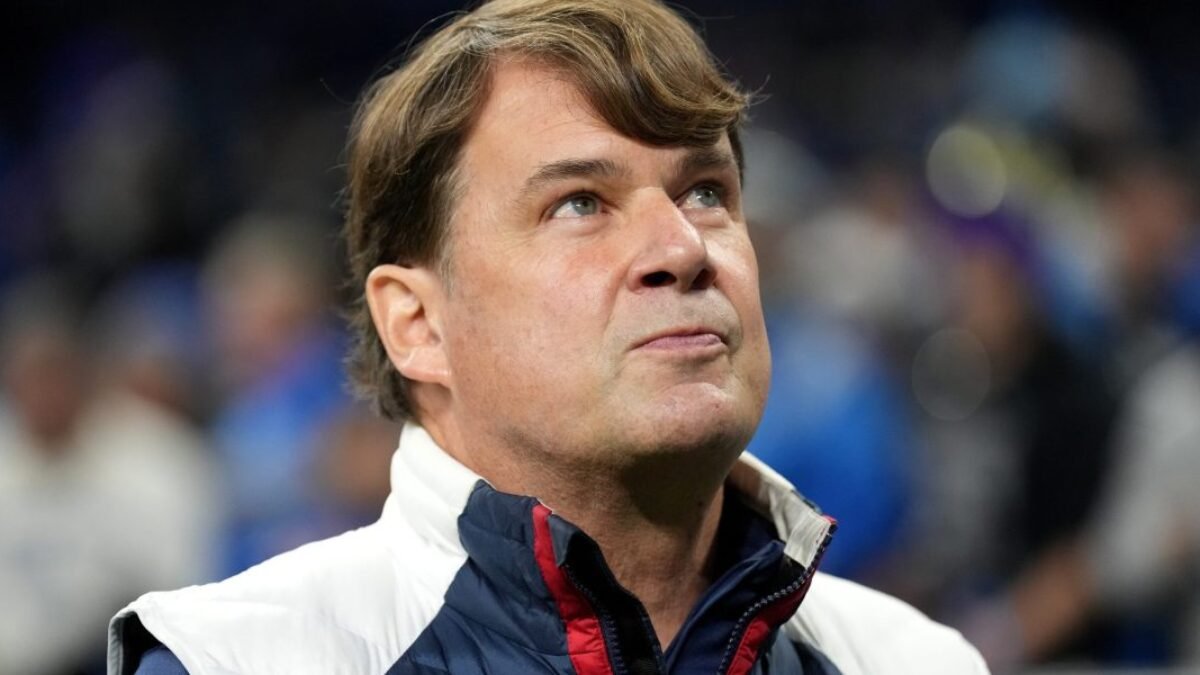 Šéf Fordu Jim Farley varuje, že AI zlikviduje polovicu pracovných miest pre bielé límce.