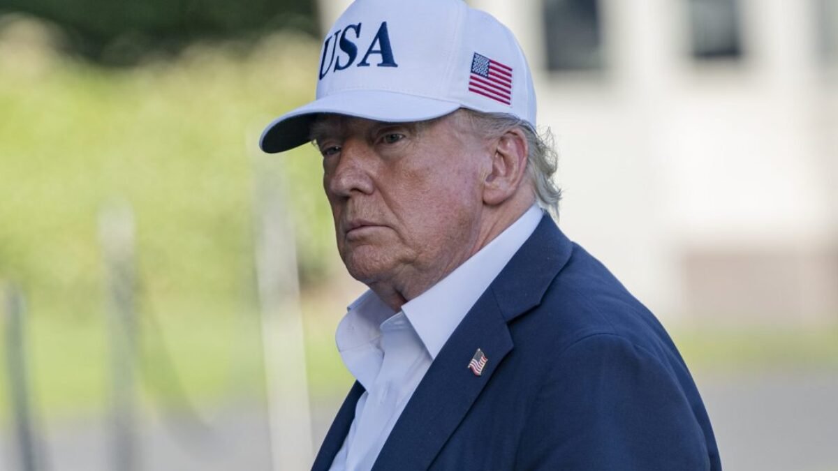 Trump hrozí 10-percentným clo za „anti-americkú“ politiku BRICS.