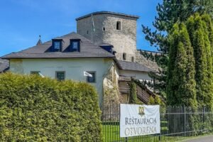 Hrad a Kaštieľ Liptovský Hrádok: Plánujete dobrodružstvo pod Tatrami? Liptov vás...