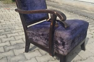 I toto kresielko v štýle Art deco pribudlo do ponuky .