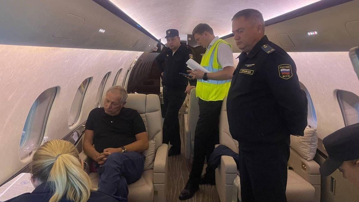 Ruského miliardára Strukova zadržali úrady, chcel letieť do Turecka.
