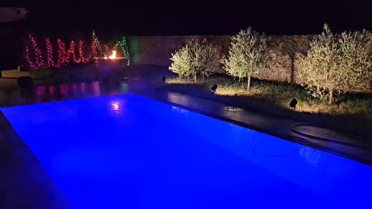Kúpanie na Vianoce s 32°C vodou v bazéneNič nie je nemožné