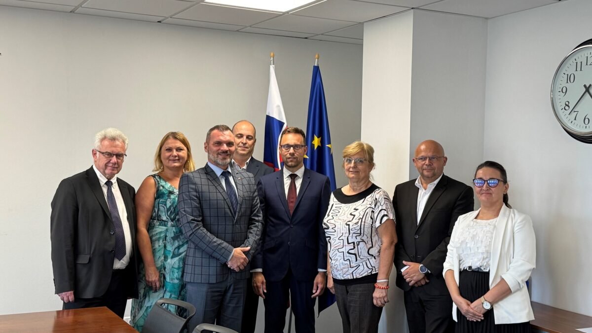 MHSR: MINISTERSTVO HOSPODÁRSTVA SR ROKOVALO SO ZÁSTUPCAMI KOZ SR