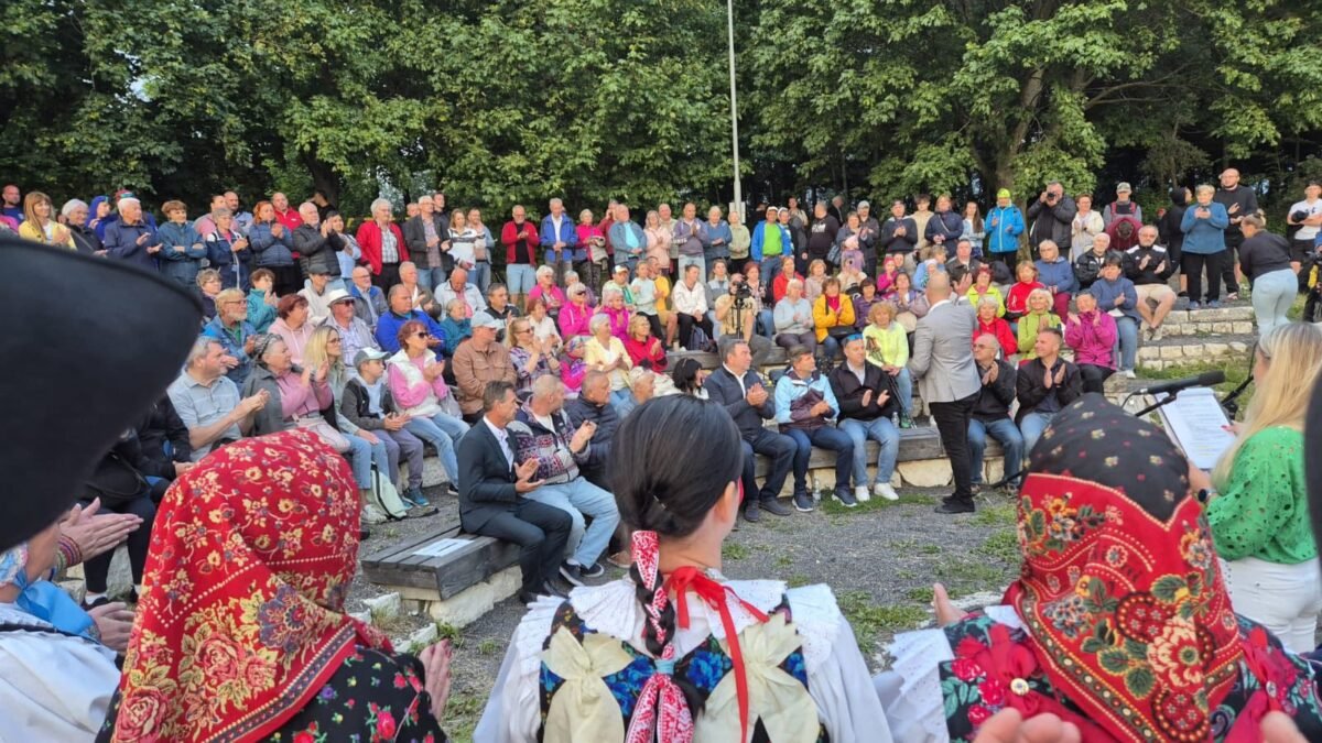 Matica slovenská: Vatra zvrchovanosti zahorela aj nad Liptovským Mikulášom!
