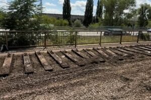 Mesto Košice: MODERNIZÁCIA ELEKTRIČKOVEJ TRATE NA JAZERE SA ZAČALA DEMONTÁŽOU KO...
