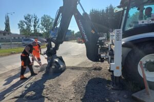 Mesto Liptovský Mikuláš: Nový pomocník sa už zahryzol do opráv výtlkov v uliciac...