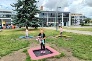 Mesto Liptovský Mikuláš: Trojica trampolín na Námestí mieru znovu vyčaruje úsmev...