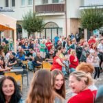 Mesto Topoľčany: JEDNO NÁMESTIE, VEČER, MESTO