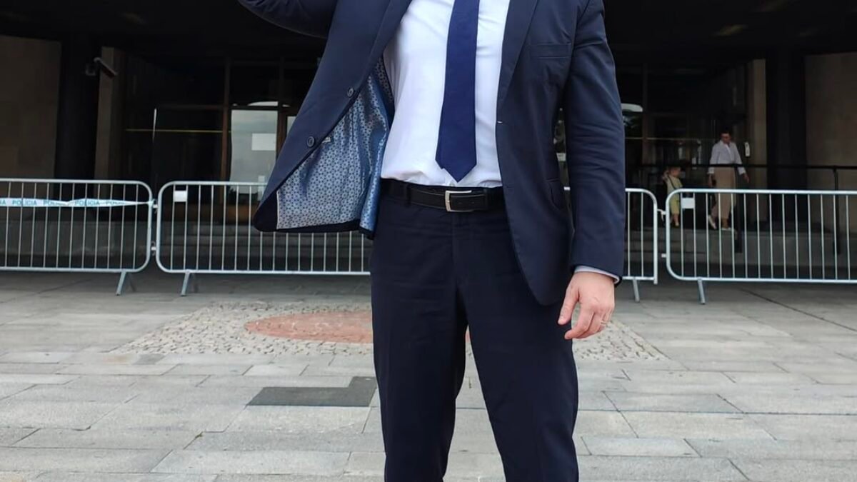 Milan Uhrík: Mnohí z vás mi vravia, že ľutujú, že to v parlamentných voľbách nehodili radšej REPUBLIKE.