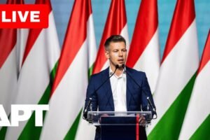 Peter Magyar štartuje volebnú kampaň strany Tisza pre voľby 2026 na kongrese v M...