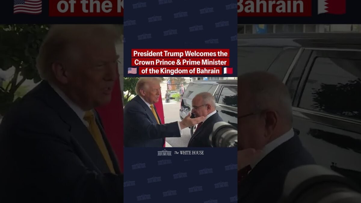 Prezident Donald J. Trump a bahrajnský korunný princ a premiér Salman bin Hamad Al Chalífa.