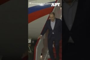 Ruský minister zahraničných vecí Lavrov pricestoval do Severnej Kórey na diploma...