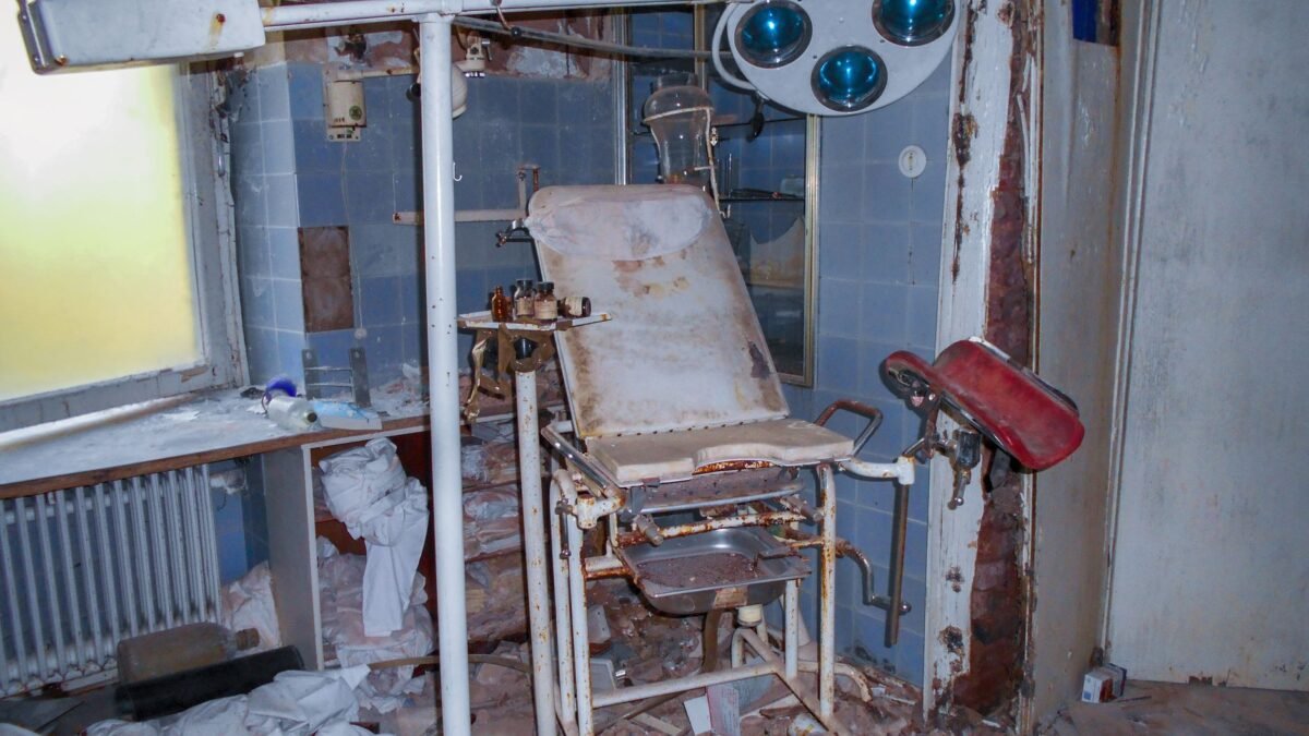 Tajemná vila lékařů Kraftových: opuštěná ordinace a dědictví, které nikdo Tajomná vila lekárov Kraftových: opustená ordinácia a dedictvo, ktoré nikto nechce