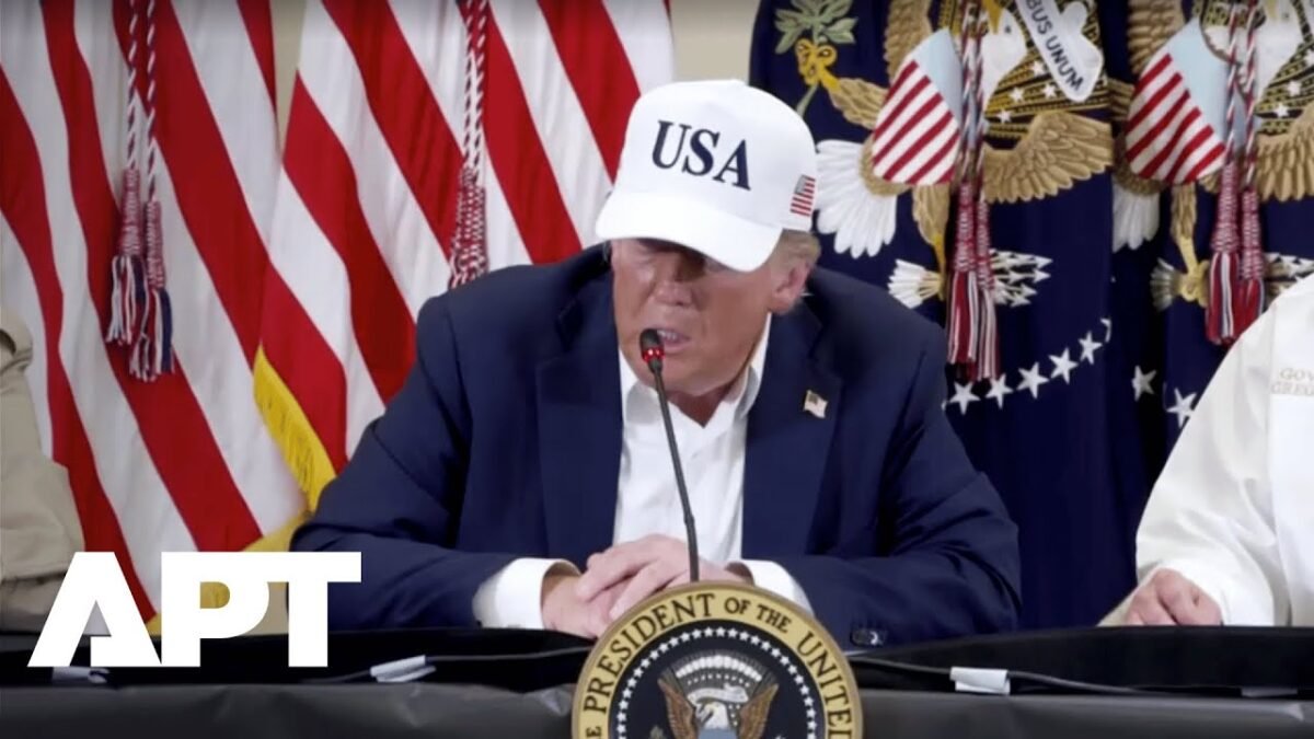 Trump a Melania navštevujú Texas, stretávajú sa s rodinami obetí záplav a chvália záchranárov.