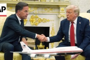 Trump hovorí, že európski spojenci kúpia americkú vojenskú techniku a presunú ju...