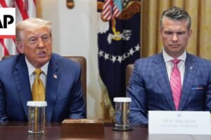 Trump nechce povedať, kto nariadil pozastavenie dodávok zbraní pre Ukrajinu