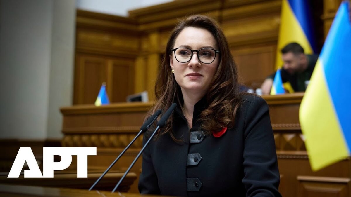 Ukrajinský parlament schválil Juliju Svyrydenkovú za novú premiérku.