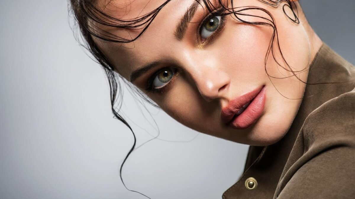 Umelé riasy sú už trápne! Trendy je lash painting. Vytvorte si ľahko prirodzene krásne a dlhé riasy