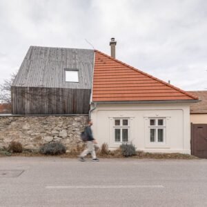 V znamení prelínania štýlov i histórie a súčasnosti. Dva domy, jedno posolstvo