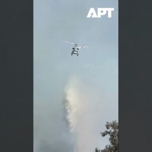 Vrtuľníky bojujú s požiarom v Laguna Beach