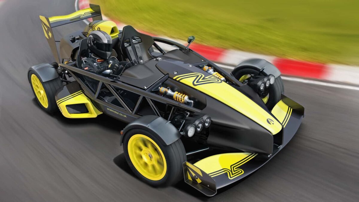 Najsilnejší Ariel Atom je tu, aby ti odtrhol tvár.