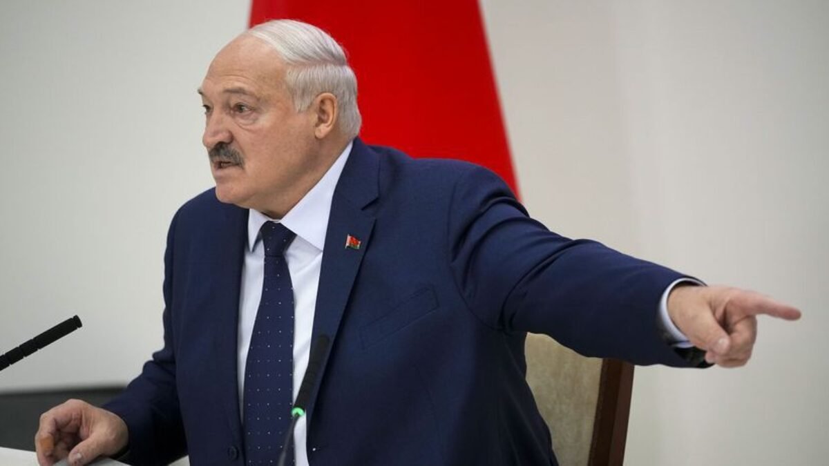 Lukašenko omilostil ďalšiu skupinu politických väzňov.