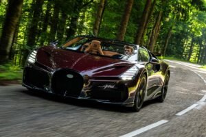 Bugatti rozbehne vaše hyperauto na 186 mph pred dodaním.