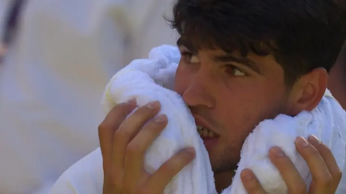 Carlos Alcaraz prežil, ale Tim Henman kritizuje jeho nedbaný výkon.