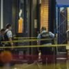 Najmenej štyri osoby prišli o život pri masovej streľbe v Chicagu.