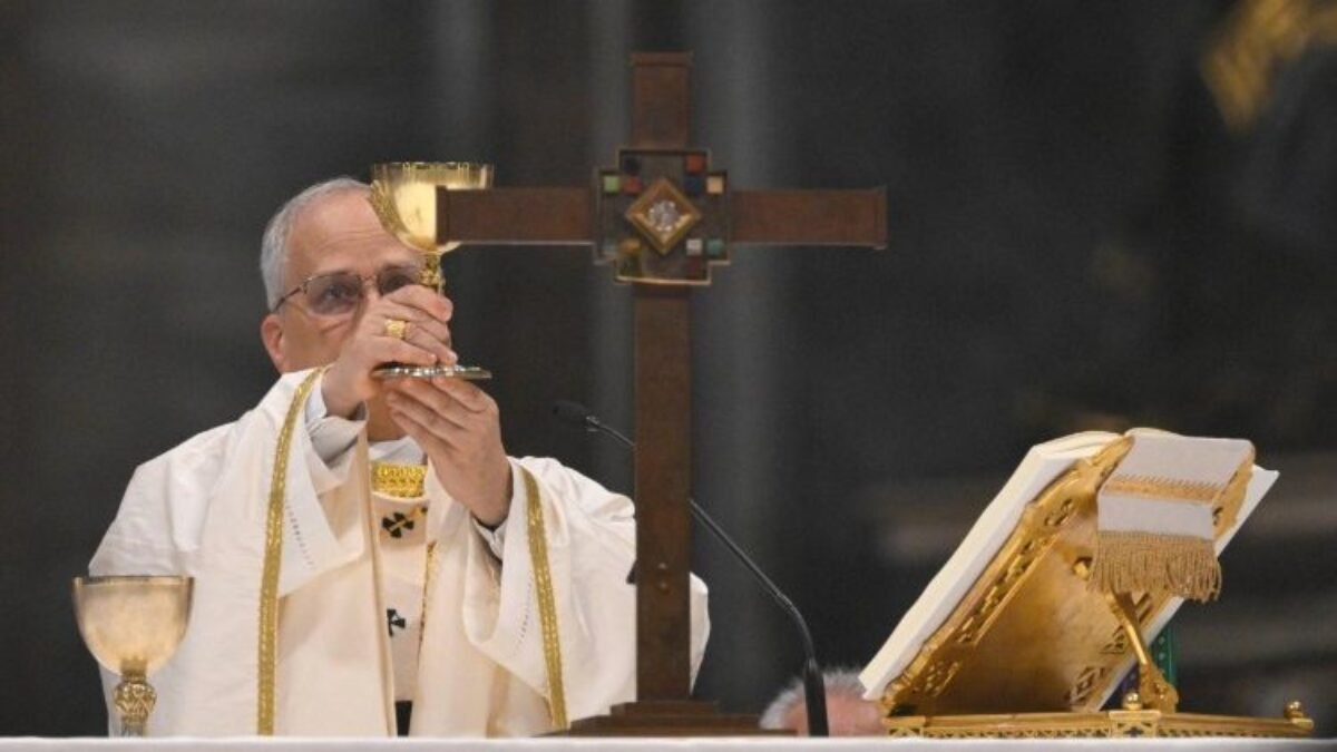 Pápežský liturgický kalendár na august a september 2025