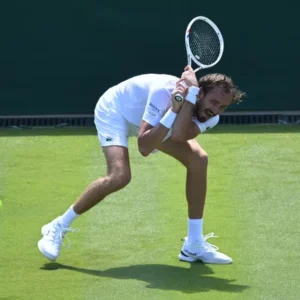 Daniil Medvedev vysvetľuje príčinu svojich problémov po vypadnutí v prvom kole v...