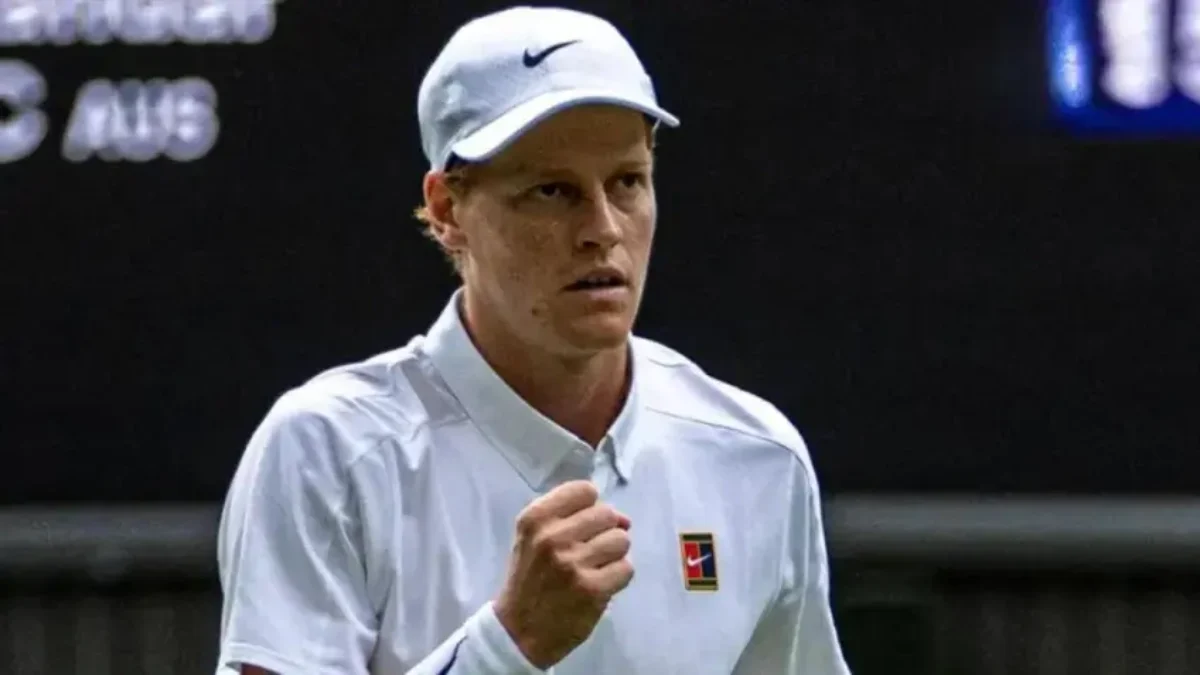 Bývalá hviezda ATP považuje prístup Jannika Sinnera na tráve za podcenený.