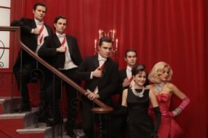 „Gossip Girl“ kolegovia sa opäť stretli v novej knižnej romantickej ...