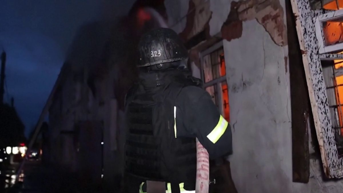 Rusko opäť zaútočilo na Ukrajinu dronmi, použilo aj rakety S-300.