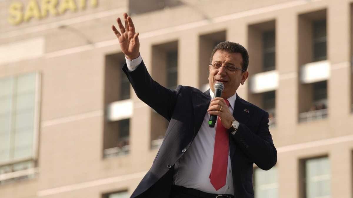 Primátora Istanbulu obžalovali z falšovania vysokoškolského titulu.