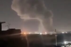 Izraelské nálety zasiahli jemenský prístav Hodeidah, hlásené masívne výbuchy