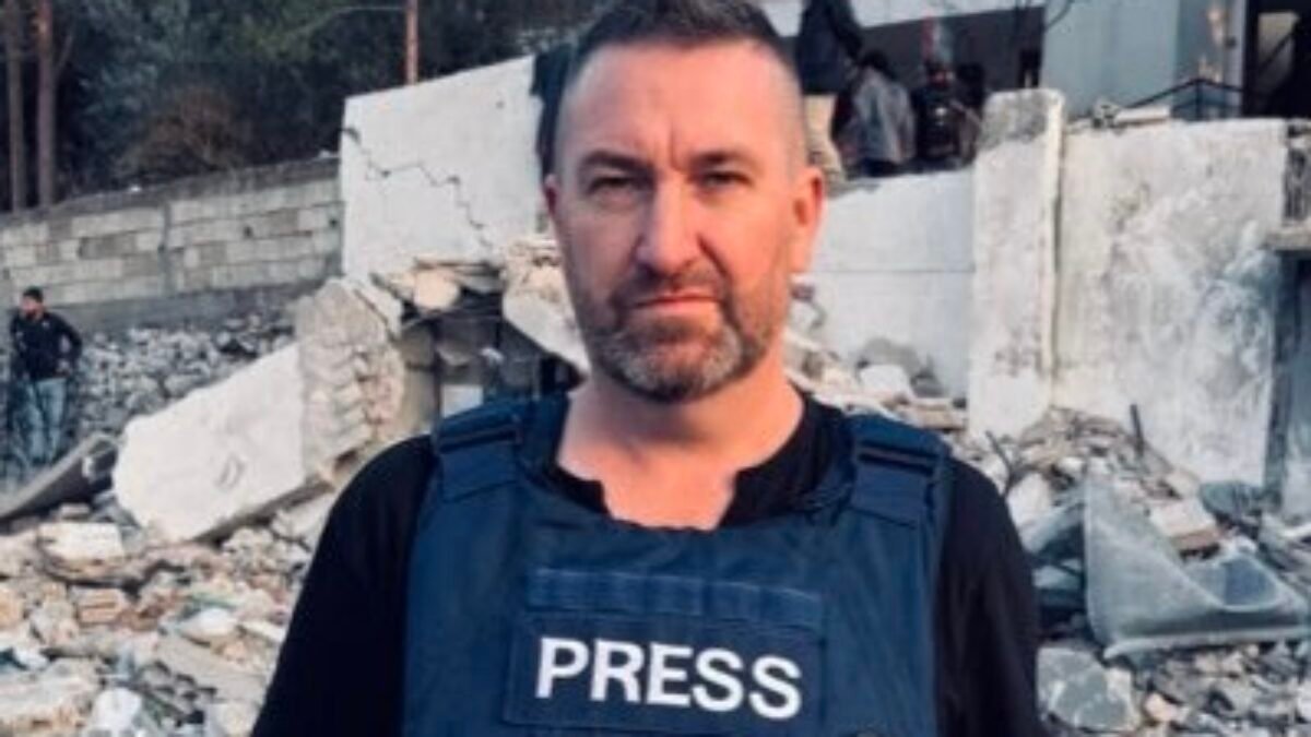 Británia sa zmenila na policajný štát s nulovou toleranciou voči alternatívnym názorom