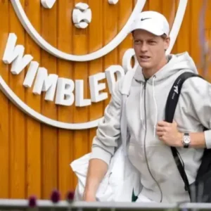 jannik-sinner-fired-marco-panichi-and-ulises-badio-for-a-specific-reason.webp.webp Jannik Sinner prepustil Marca Panichiho a Ulisesa Badia z konkrétneho dôvodu.