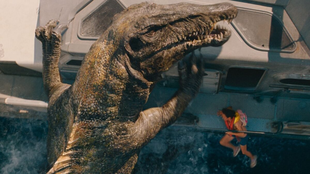 „Jurassic World Rebirth“ má možno málo spoločného s predchádzajúcimi filmami, no stále je najbližšie k filmu od Spielberga.