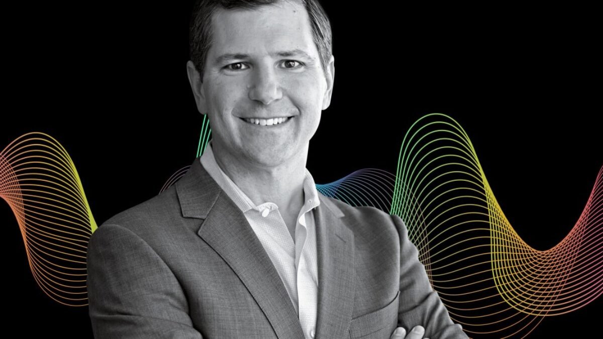 Ako generálny riaditeľ Zillow Jeremy Wacksman využíva umelú inteligenciu na transformáciu realitného trhu – pre kupujúcich, predávajúcich aj realitných agentov.