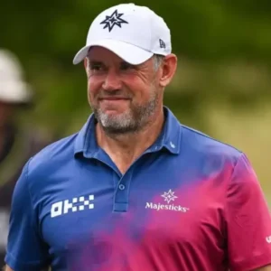 Lee Westwood si zabezpečil účasť na Open s výsledkom -7, napriek len 90 minútam ...