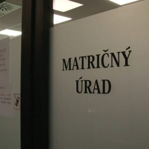 Ženské priezviská bez prechyľovania sa budú používať ako názov.