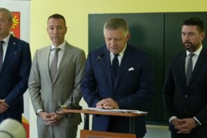 TK predsedu vlády SR Roberta Fica po výjazdovom rokovaní vlády v Púchove.