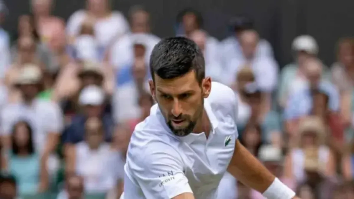 Novak Djokovic mal bizárne stretnutie v šatni vo Wimbledone.