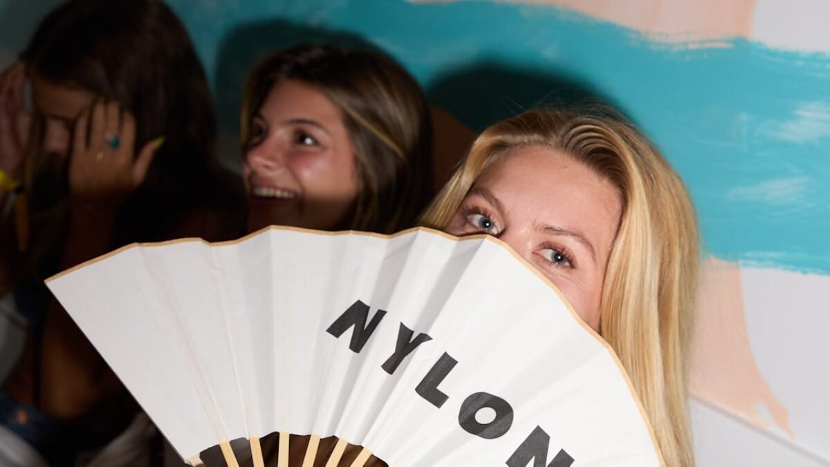 Predletná večera NYLONu pred 4. júla bola pre dievčatá. Vymaž: | Uncrate