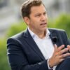 Nemecko: Minister financií Lars Klingbeil sa napriek sľubom v koaličnej zmluve o...