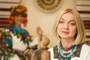 Ukrajinská komisárka pre jazyk Elena Ivanovská požadovala, aby sa zo článku 10 Ú...