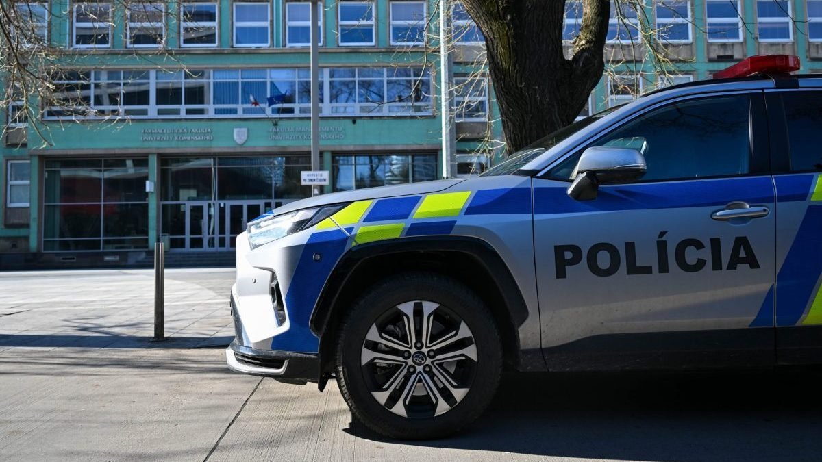 V Bratislave neznámy páchateľ napadol nožom 17-ročného chlapca.