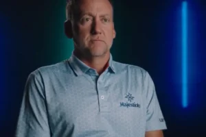 Vyzerá, že sa Poulter viac sústredí na sľubnú golfovú kariéru svojho syna Lukea.