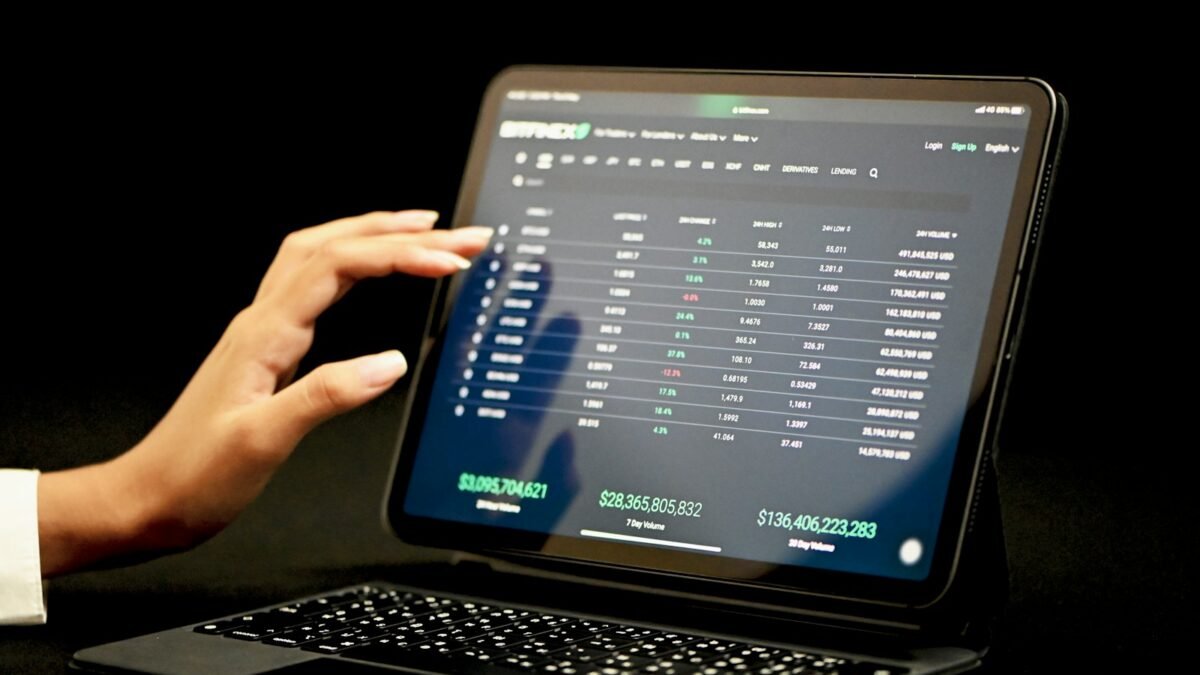 Máte 1 000 dolárov na investovanie? Kúpte tento zlacnený akciový titul, vyhnite sa tomu druhému.